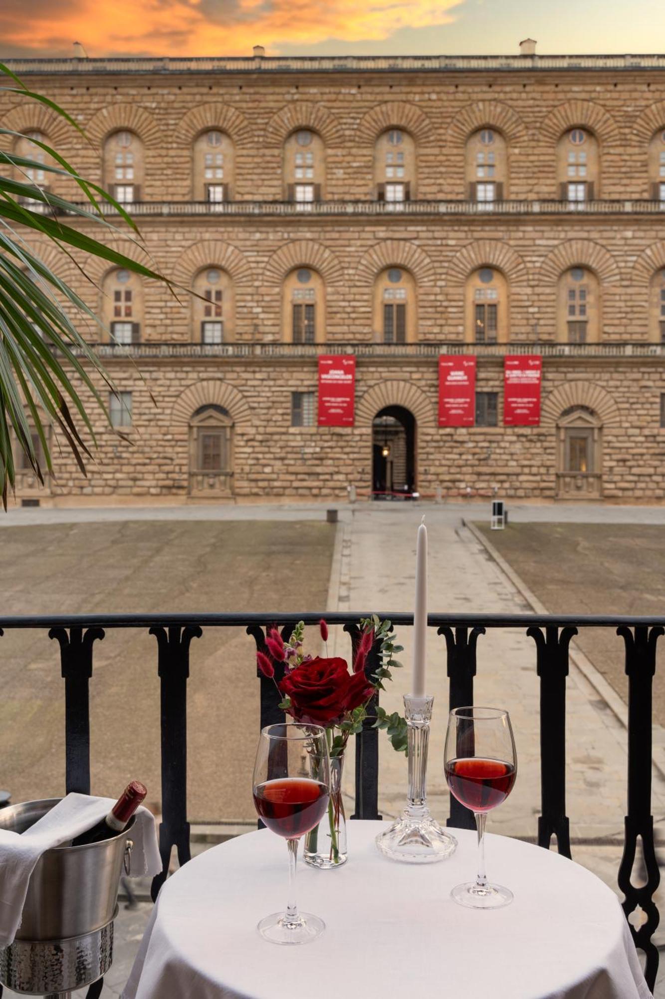 Piazza Pitti Palace - Residenza D'Epoca Bed and Breakfast Florencia Exterior foto